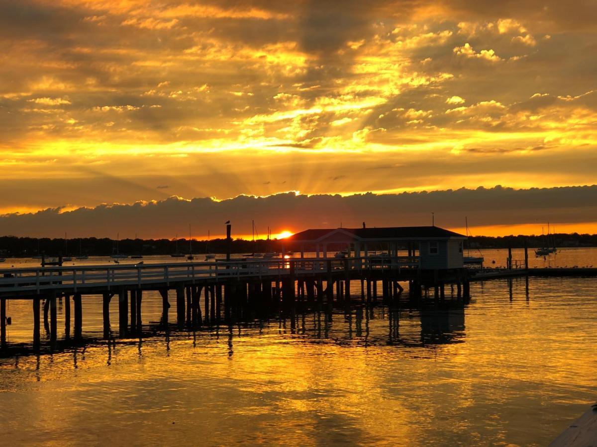 Fathoms Hotel & Marina Port Washington Exteriör bild