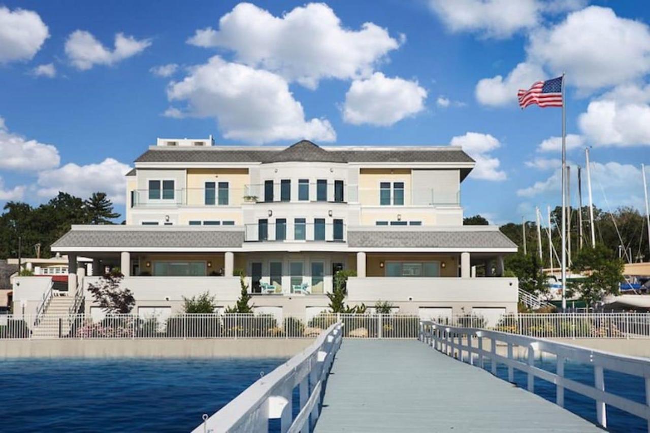 Fathoms Hotel & Marina Port Washington Exteriör bild